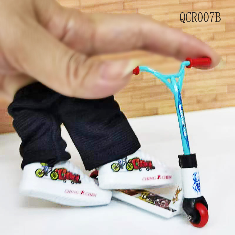 斬新で面白いインタラクティブミニフィンガースクーター、スタン - Kids Toys Scooter のレビューと価格