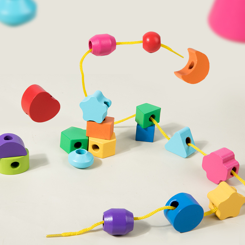 モンテッソーリ木製ビーズシーケンスおもちゃセット、5列積み重 - Wooden Blocks Stacking のレビューと価格